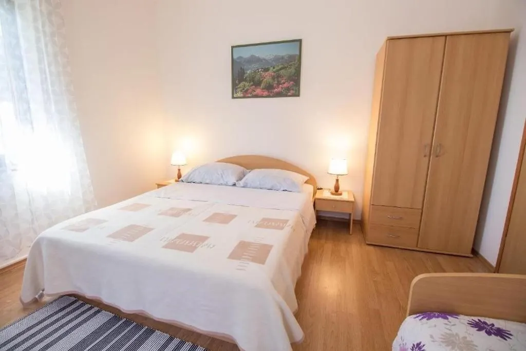 Apartmani Nedjeljko Cunski 0*,  Croatia