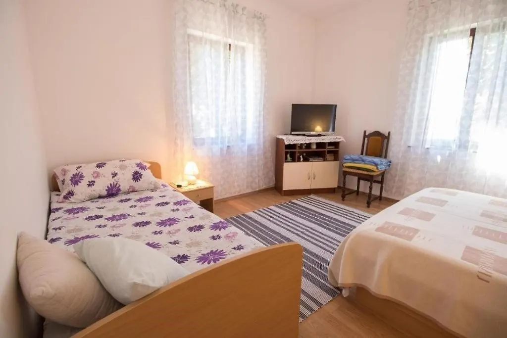 Apartmani Nedjeljko Cunski 0*,