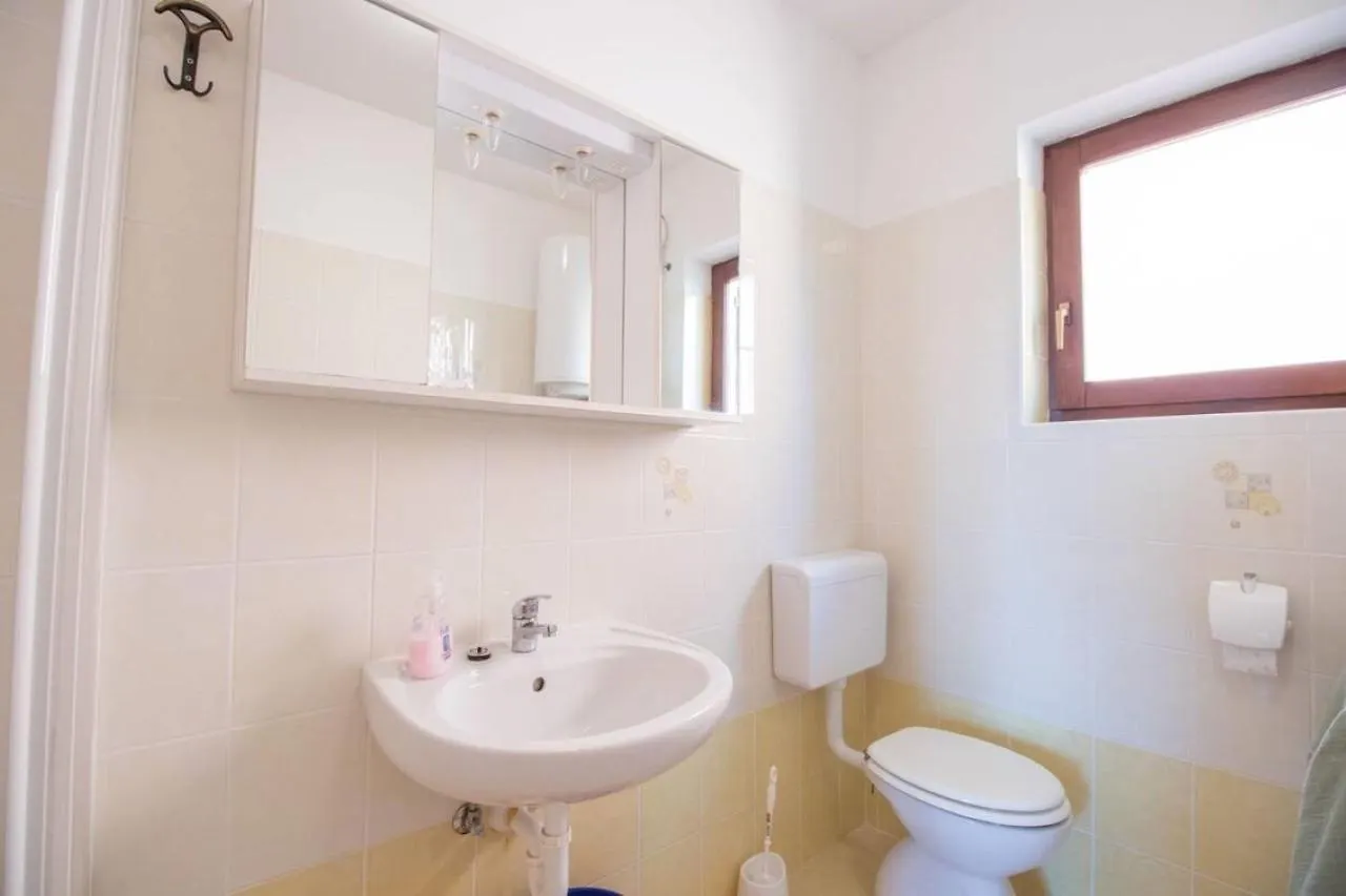 Apartmani Nedjeljko Cunski 0*,  Croatia